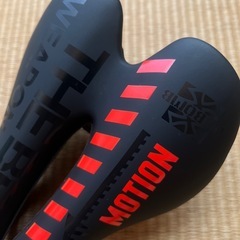 Selle Italia Motion サドル ブラック/レッドの画像