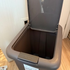 未使用品★カインズゴミ箱20Lブラウンの画像