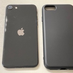 iphone SE 第2世代 simフリー ブラック 128GB バッテリー最大容量100％（非純正バッテリー、修理店にて交換）　ケース、フィルム、ケーブル付きの画像