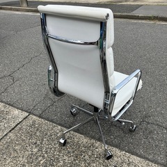 オフィスチェア　オフィス用品　キャスター付き　PCチェア　オフィス家具　白　ホワイト　昇降チェア　シルバー【座面幅52座面奥47】の画像