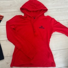 adidas等140メイン服の画像