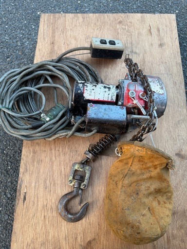 【別府市】[12月19日〜22日 ]ナショナル
  電動チェーンブロック SSC612EF 200kg 100V 動作確認済み