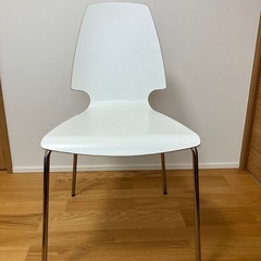 イケアIKEA　チェアー　ホワイト　２脚の画像