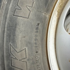 トラックタイヤ　205/85R16 スタッドレス
の画像
