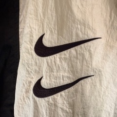 Nike ナイロンジャケット オリーブ/ホワイト/ブラックの画像