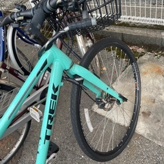 TREK FX2(ディスクブレーキ)クロスバイク　カゴ付きの画像