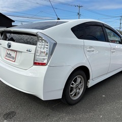 トヨタ　プリウス 1.8L ｟白｠の画像