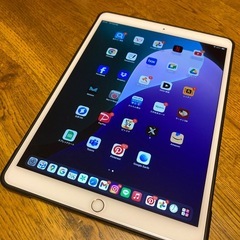 【美品・オマケあり！】iPad Air 3世代ゴールド 64GB SIMフリーの画像