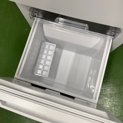 16 2F☆42送料無料 SHARP冷蔵庫　23年製　152L  安い　洗濯機の画像