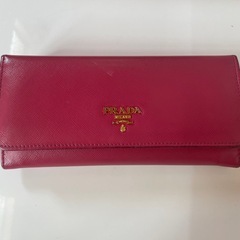 プラダ長財布の画像