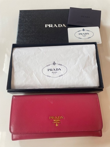 プラダ長財布