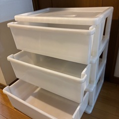 衣装ケースの画像