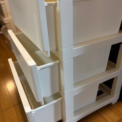 衣装ケースの画像