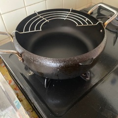 揚げ物鍋の画像