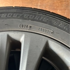 bB トヨタ　純正ホイールタイヤの画像