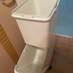 2段キャスター付きダストボックス ゴミ箱の画像
