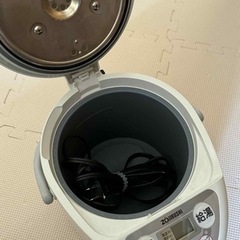 お湯ポットの画像