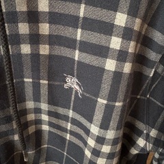 値下げ！！バーバリー　ジップパーカーの画像