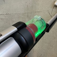 T2510-136 IRIS OHYAMA 充電式 サイクロンスティッククリーナー SCD-131P 自走式パワーヘッド モップスタンド付き シルバー 2021年製 通電確認済み 中古美品 保管キズ汚れ有りの画像