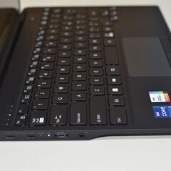 中古軽量ノートパソコン 富士通 UH-X/H1 Windows11+office 爆速SSD1TB 第13世代core i7/メモリ16GB/14インチ/webカメラ/無線内蔵/日本製の画像