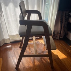 子ども用椅子の画像