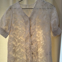 レディース服ホワイトの画像