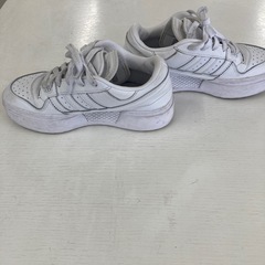 スニーカーの画像