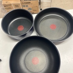 2510-212 T-fal フライパン ・鍋 3点セット 取っ手付属 ガス• 電気プレート•セラミックヒーター•ハロゲンヒーター対応 キズ 汚れありの画像