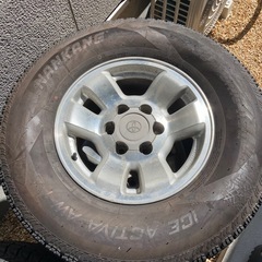[近場配送可]スタッドレス 265/70R16 + TOYOTA純正ホイールの画像