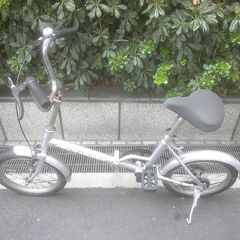 整備済み中古自転車　16インチ　税別￥7.980-　折り畳み自転車　シルバー1010の画像