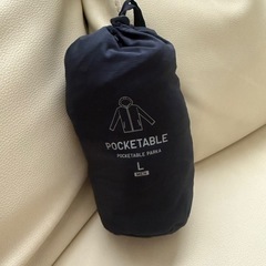 ほぼ未使用 UNIQLO ポケッタブルパーカ Lの画像