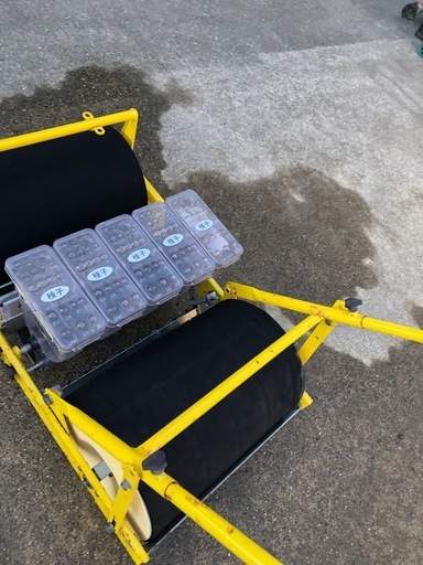 玉ねぎ播種機(種まきする機械)