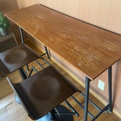 カウンターテーブルとチェア2脚セットの画像
