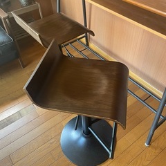 カウンターテーブルとチェア2脚セットの画像