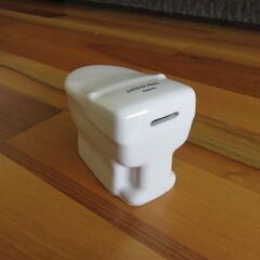 ☆☆　TOTO　NEOREST　トイレ型　貯金箱　　陶器製　　☆☆の画像