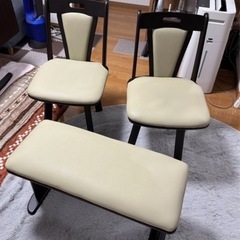 ダイニングテーブルの画像