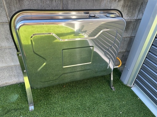 屋外用のステンレス製灯油タンク