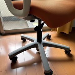 イトーキ　コルトチェア　中古美品の画像