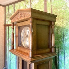 CITIZEN シチズン神戸洋家具 シチズン エリトロン 時計付きキャビネット 彫刻の画像