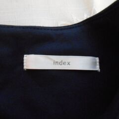 INDEX パフスリーブ袖のTシャツ。Мサイズ。の画像