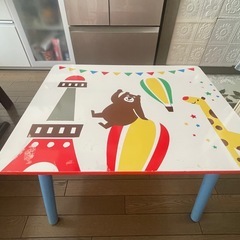 くまときりんの大冒険キッズテーブルとチェアの画像