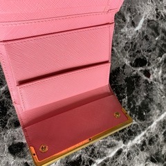 三つ折り財布　ピンクの画像