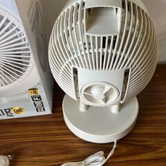 ②新古品2024年製　アイボリー　クワッズ QUADS クリーン3DDCサーキュレーター PURE AIR DC ピュアエアDC QS302 扇風機 小型 首振り　24畳の画像