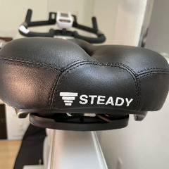 steady スピンバイクの画像