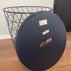 サイドテーブル　IKEA KVISTBRO ネイビーの画像