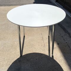JM20342K) ニトリ　白丸テーブル＜径：約90cm 高さ：約70cm＞中古品【取りに来られる方限定】　の画像