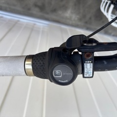 ブリヂストン　電動アシスト自転車 3段ギア　バッテリー&充電器付き　bikkeの画像
