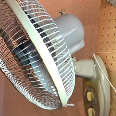 壁掛け用扇風機の画像