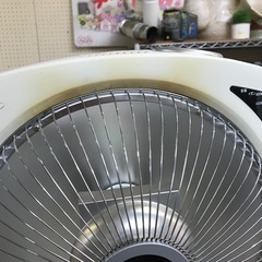 万代店　アマミ　電気ストーブ　リモコン付きの画像