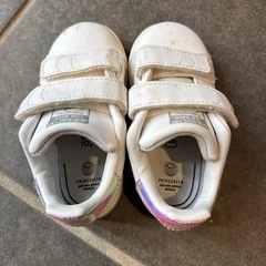 adidas子供靴の画像